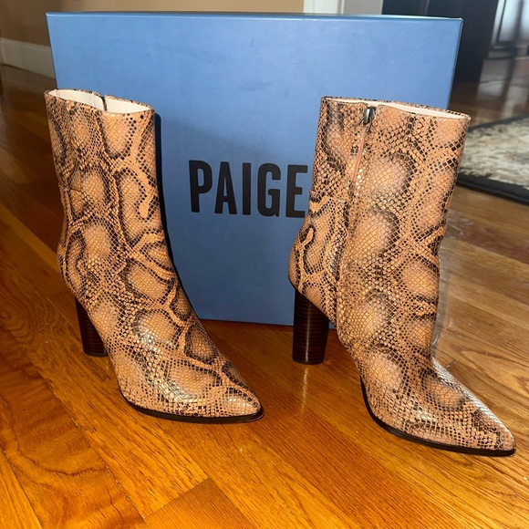 PAIGE Kaylee Snakeskin Boot NWT SIZE 7 - Picture 2 of 3